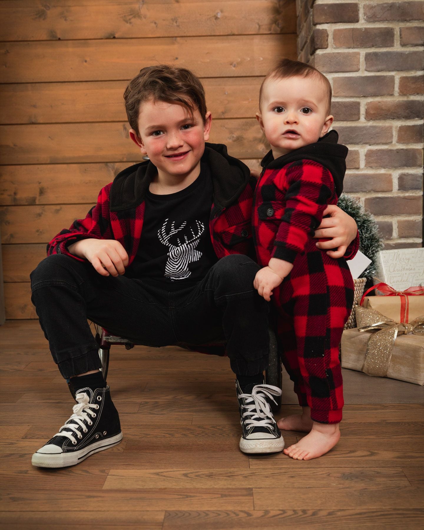Boutique Petites Fleurs - Combinaison à capuche en polar léger carreaux buffalo rouge et noir F20NB40 - Deux par Deux