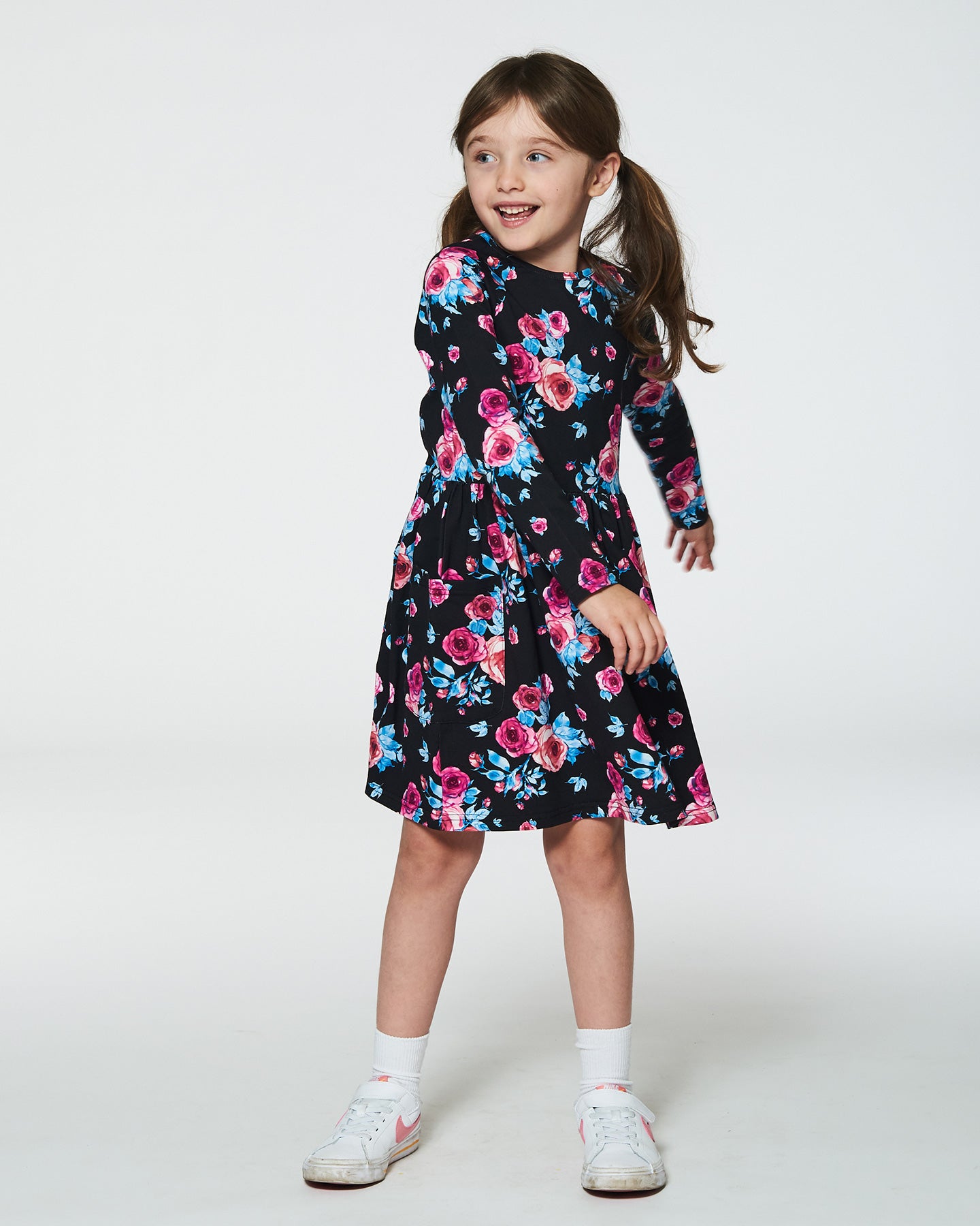 Boutique Petites Fleurs - Robe Noire imprimé de roses les essentiels G20Z91 - Deux par Deux