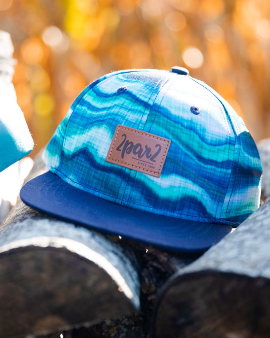 Casquette imprimée noire avec vagues bleues G30VBC