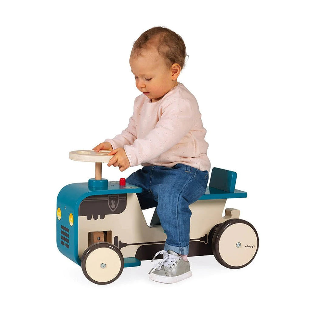 Boutique Petites Fleurs - Porteur tracteur Janod