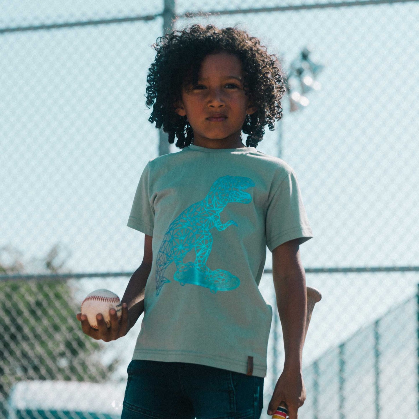 T-shirt vert-de-gris avec imprimé graphique métallique E30U74