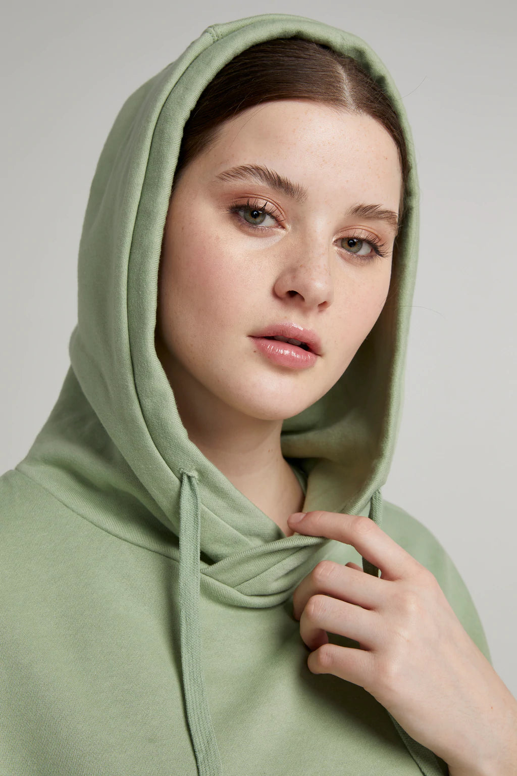 Hoodie long col croisé vert laurier