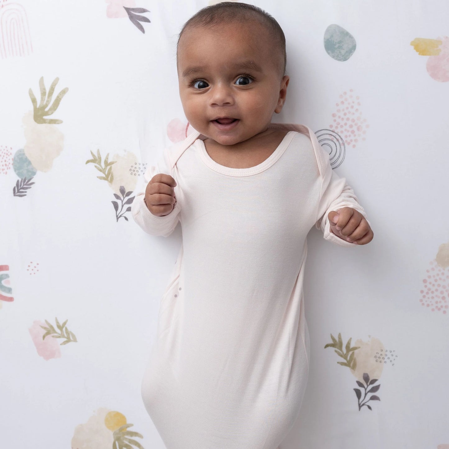 Boutique Petites Fleurs - Dormeuse à nœud pour bébé Komfies Rose blush