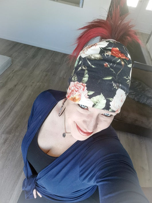 Tuque à couette réversible Fleurs et Rose uni ****PRÉ-COMMANDE***